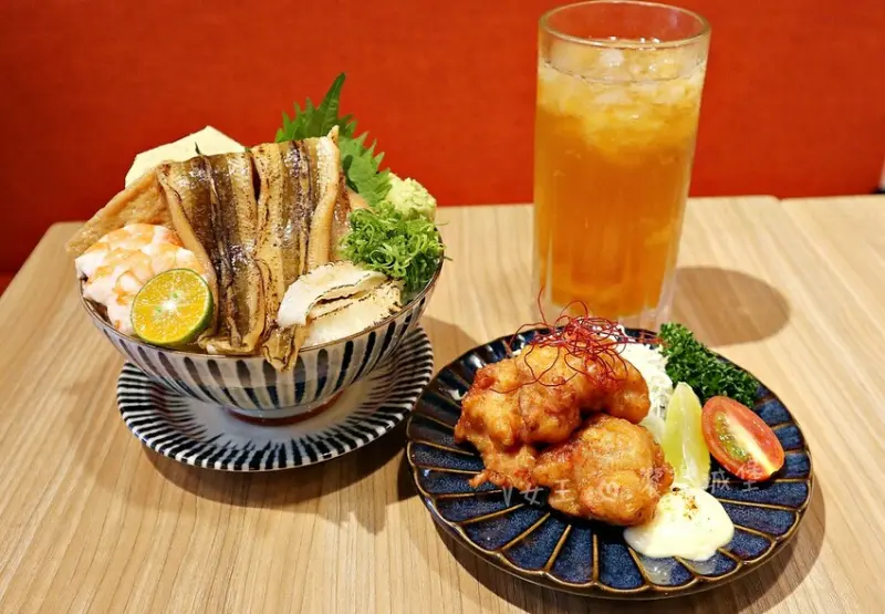 坐著做。海鮮丼飯專門店（新莊幸福店）｜巷弄中驚喜日式料理，海