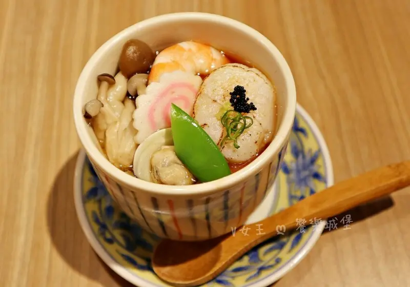 坐著做。海鮮丼飯專門店（新莊幸福店）｜巷弄中驚喜日式料理，海