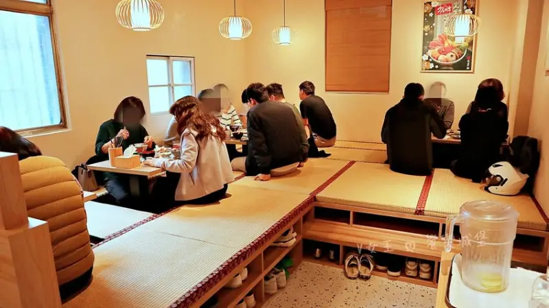 坐著做。海鮮丼飯專門店（新莊幸福店）｜巷弄中驚喜日式料理，海
