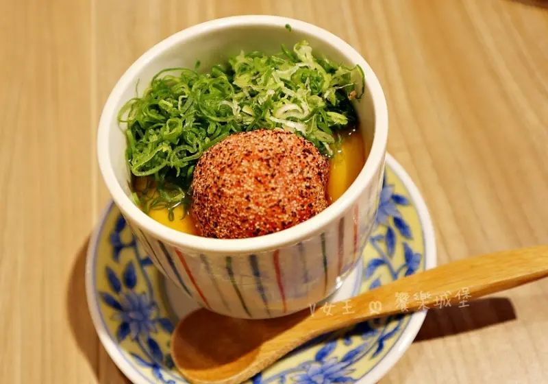 坐著做。海鮮丼飯專門店（新莊幸福店）｜巷弄中驚喜日式料理，海