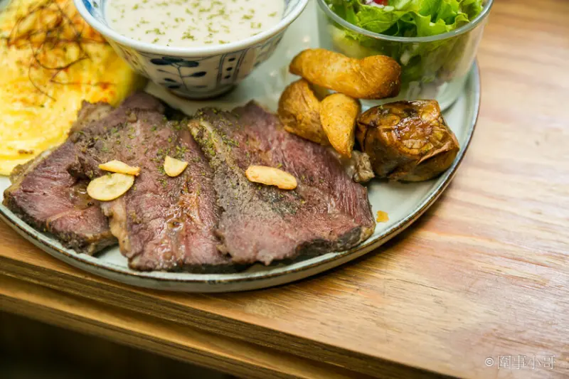 宜蘭羅東早午餐-老宅風格的奧莉薇雅早午餐，特愛她的裝潢風格，早午餐不錯吃而且也有咖啡與甜點可以選擇呢， @圍事小哥的幸福相框