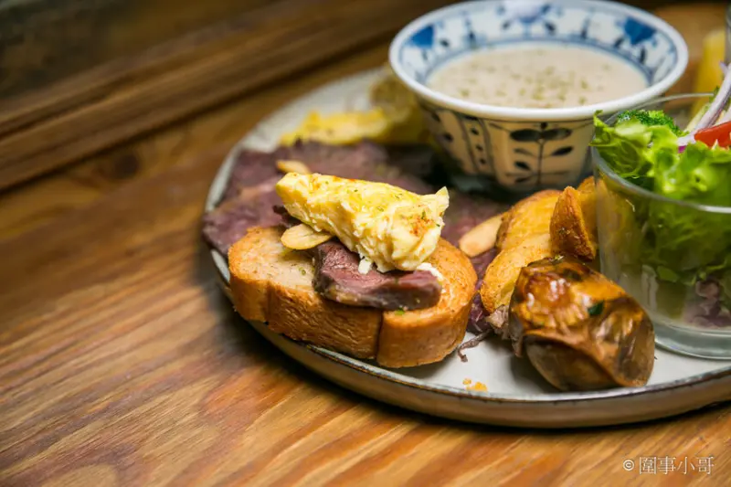 宜蘭羅東早午餐-老宅風格的奧莉薇雅早午餐，特愛她的裝潢風格，早午餐不錯吃而且也有咖啡與甜點可以選擇呢， @圍事小哥的幸福相框