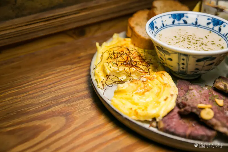 宜蘭羅東早午餐-老宅風格的奧莉薇雅早午餐，特愛她的裝潢風格，早午餐不錯吃而且也有咖啡與甜點可以選擇呢， @圍事小哥的幸福相框