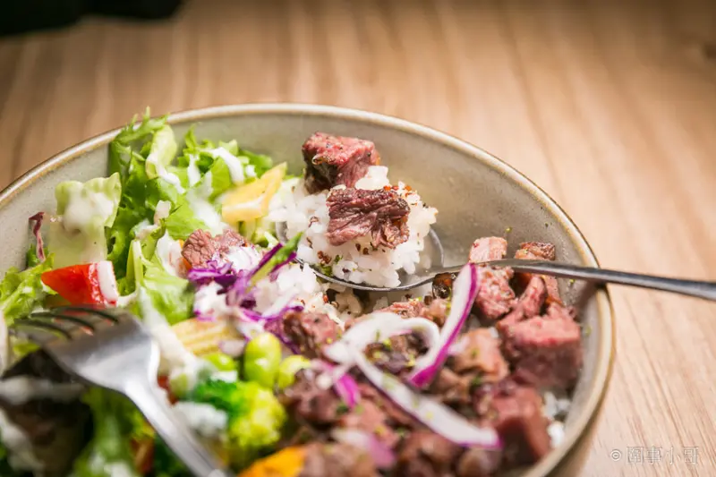 宜蘭羅東早午餐-老宅風格的奧莉薇雅早午餐，特愛她的裝潢風格，早午餐不錯吃而且也有咖啡與甜點可以選擇呢， @圍事小哥的幸福相框