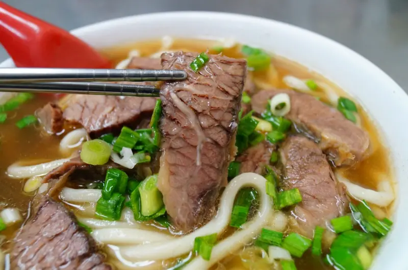 台北中正區→劉山東小吃店。24小時內二訪才能滿足的清燉牛肉麵
