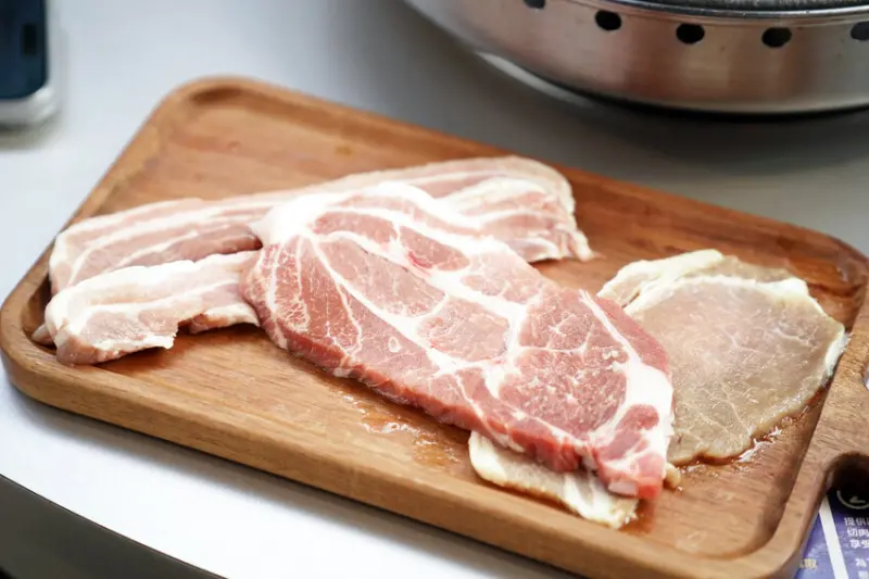 台中吃到飽推薦【肉夯夯韓式燒肉吃到飽】台灣豬原塊肉品/韓式鍋