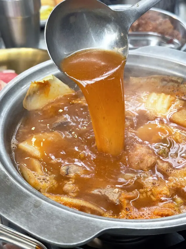 台中吃到飽推薦【肉夯夯韓式燒肉吃到飽】台灣豬原塊肉品/韓式鍋