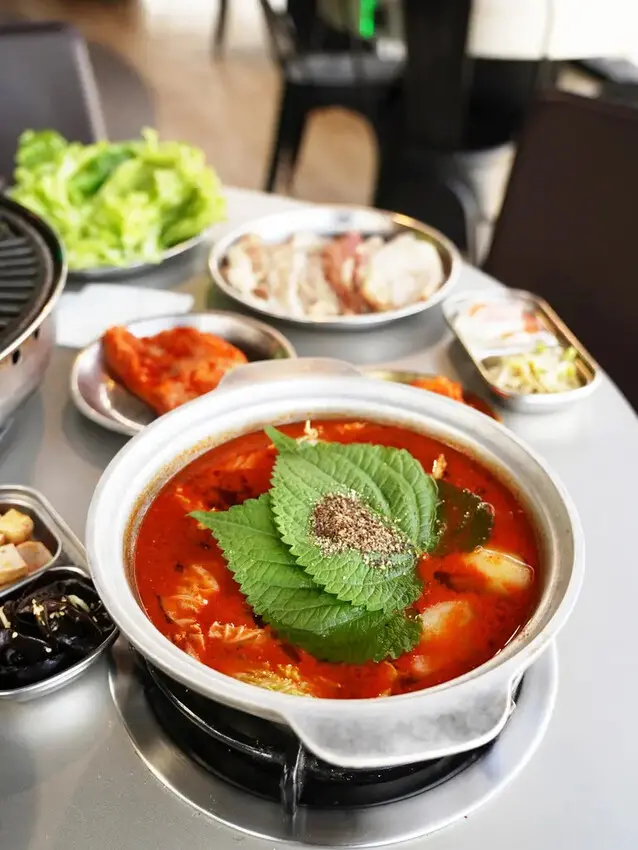 台中吃到飽推薦│肉夯夯韓式烤肉吃到飽│無紙鐵盤烤肉│享受最直