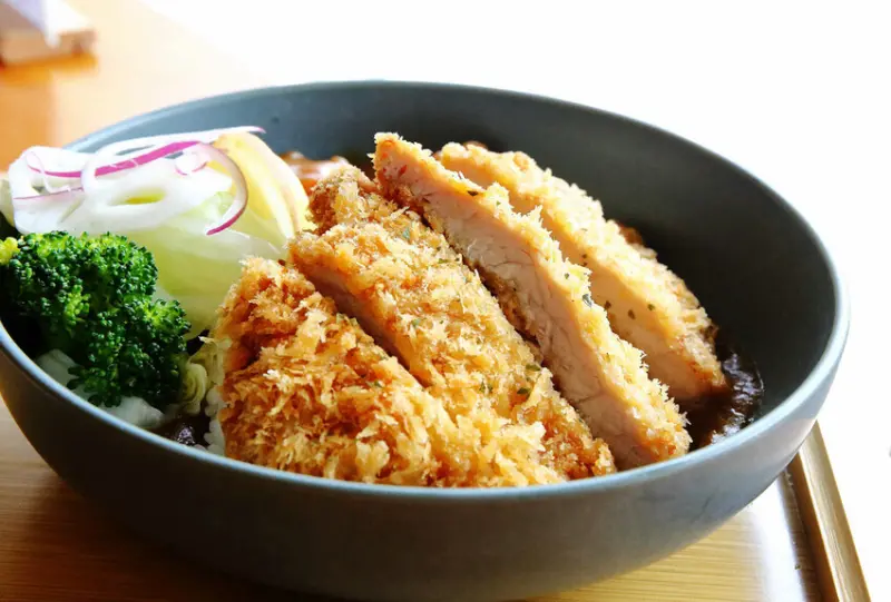 台北寵物友善餐廳｜其時Bistro〜台北草地寵物餐廳，有專屬