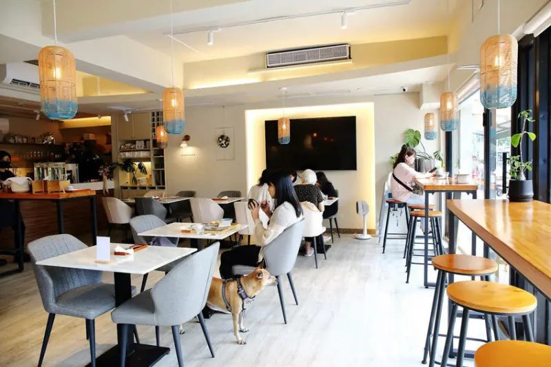 台北寵物友善餐廳｜其時Bistro〜台北草地寵物餐廳，有專屬