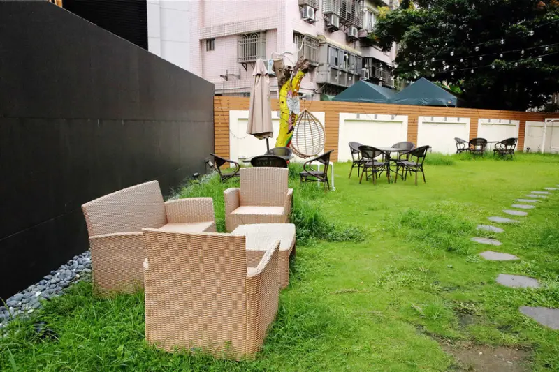 台北寵物友善餐廳｜其時Bistro〜台北草地寵物餐廳，有專屬