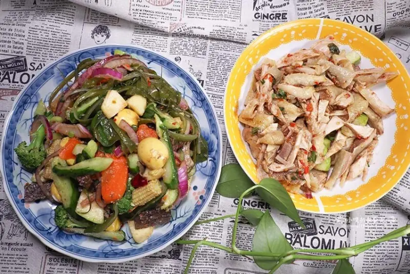 【樂華夜市美食】『小么雞鹹水雞 樂華夜市店』排隊美食/雞肉以