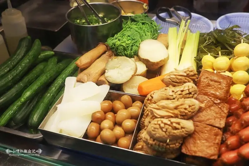 【樂華夜市美食】『小么雞鹹水雞 樂華夜市店』排隊美食/雞肉以