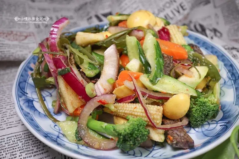 【樂華夜市美食】『小么雞鹹水雞 樂華夜市店』排隊美食/雞肉以