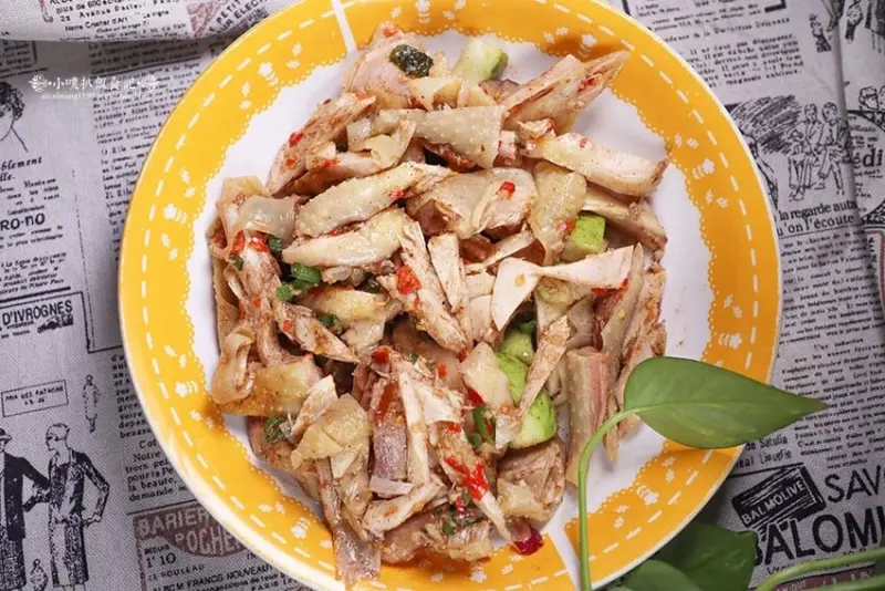 【樂華夜市美食】『小么雞鹹水雞 樂華夜市店』排隊美食/雞肉以