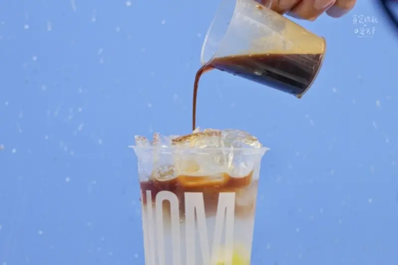 台中西區｜勤美綠園道｜潮流系手搖飲，手搗檸檬散發天然香氣！首