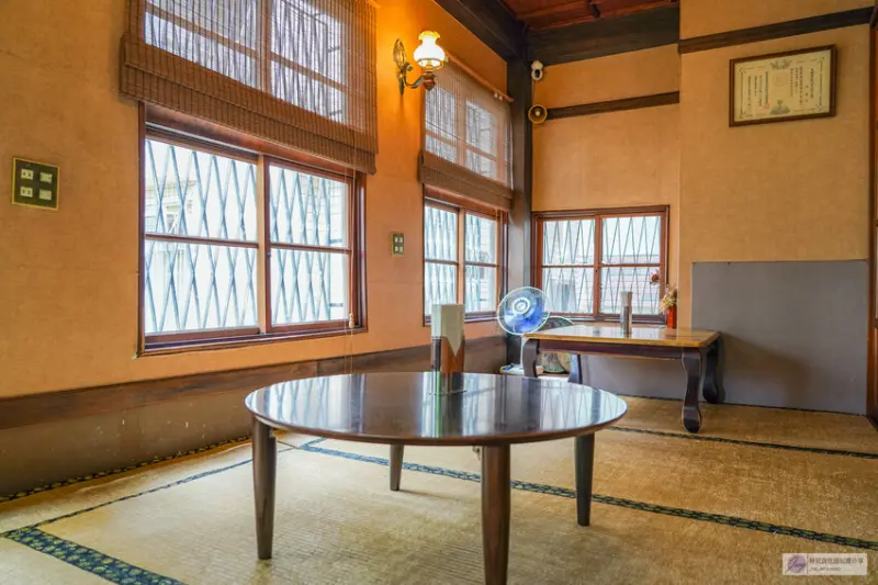 台南昭和復古老宅咖啡廳！「島鹿·喫茶」必吃招牌布丁與炙燒明太子飯糰。