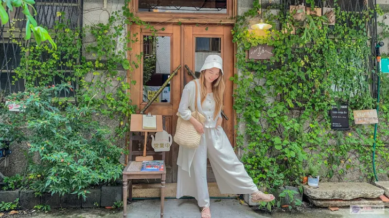 台南昭和復古老宅咖啡廳！「島鹿·喫茶」必吃招牌布丁與炙燒明太子飯糰。