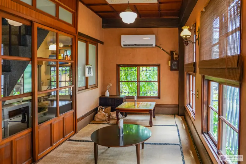 台南昭和復古老宅咖啡廳！「島鹿·喫茶」必吃招牌布丁與炙燒明太子飯糰。