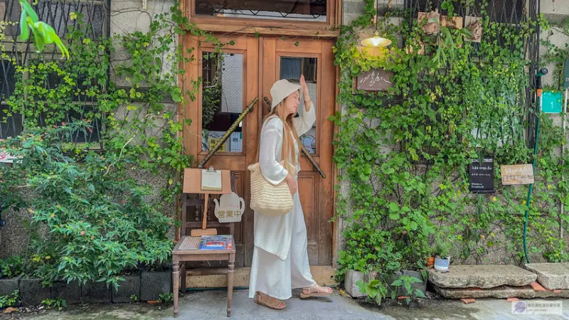 台南昭和復古老宅咖啡廳！「島鹿·喫茶」必吃招牌布丁與炙燒明太子飯糰。