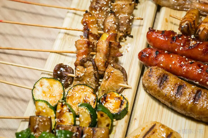 宜蘭羅東居酒屋宵夜推薦-沒來過人生百味串燒居酒屋吃過這裡的超高CP值串燒，請不要輕易地說你已經嚐盡人生美味！（邀約 @圍事小哥的幸福相框