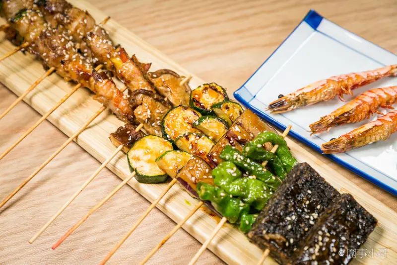 宜蘭羅東居酒屋宵夜推薦-沒來過人生百味串燒居酒屋吃過這裡的超高CP值串燒，請不要輕易地說你已經嚐盡人生美味！（邀約 @圍事小哥的幸福相框