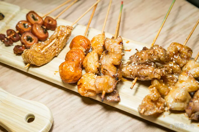 宜蘭羅東居酒屋宵夜推薦-沒來過人生百味串燒居酒屋吃過這裡的超高CP值串燒，請不要輕易地說你已經嚐盡人生美味！（邀約 @圍事小哥的幸福相框