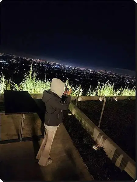 推薦【桃園龍潭】浪漫乳姑山《見山景觀咖啡廳》♡桃園最夯的夜景