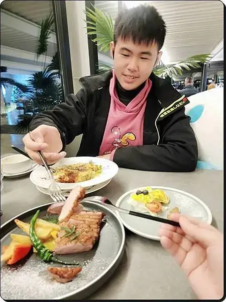 推薦【桃園龍潭】浪漫乳姑山《見山景觀咖啡廳》♡桃園最夯的夜景