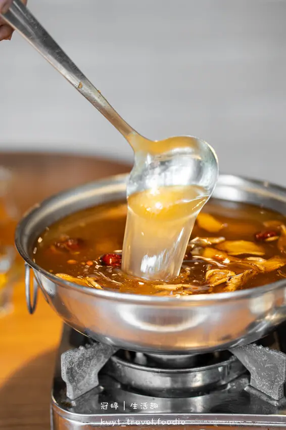 台中燒鵝_焱月燒鵝，在城堡吃燒鵝、麻油燒鵝火鍋，勤美綠園道美