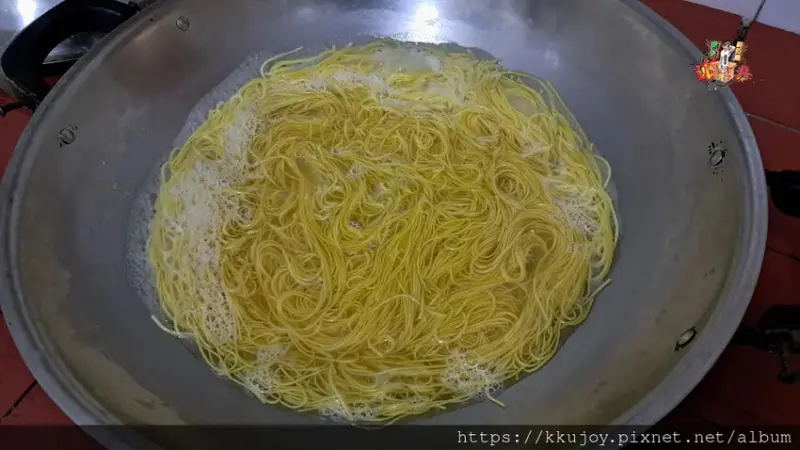 多麥農場| 薑黃麵，麵香滿溢、淡淡的薑黃香氣 | 在地面條美