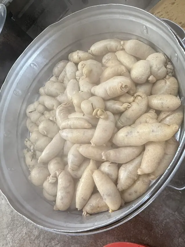 【台南傳統小吃】：小區腸將君_市場人氣美食，手工糯米腸、高粱