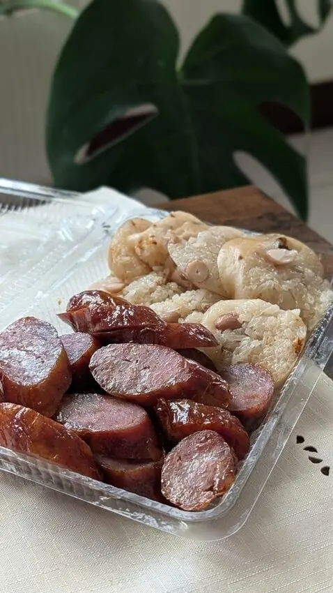 【台南傳統小吃】：小區腸將君_市場人氣美食，手工糯米腸、高粱