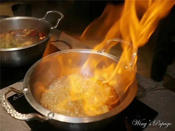 中山宵夜火鍋，一緒 旭鍋，火焰麻油鍋，麻辣鍋，牛奶鍋，還可吃