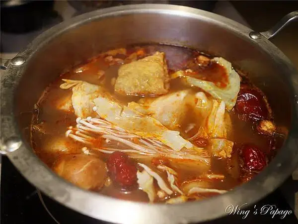 中山宵夜火鍋，一緒 旭鍋，火焰麻油鍋，麻辣鍋，牛奶鍋，還可吃