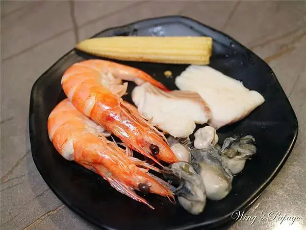 中山宵夜火鍋，一緒 旭鍋，火焰麻油鍋，麻辣鍋，牛奶鍋，還可吃