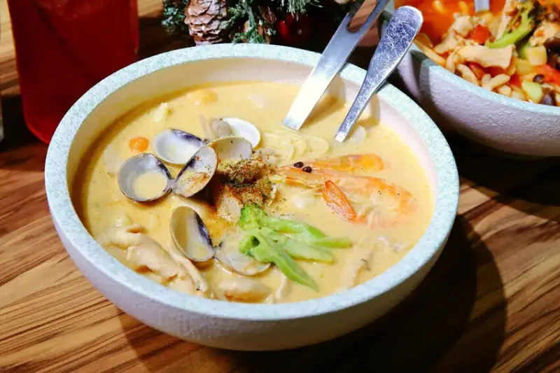 【幸福捷運站美食】新開幕！義匠義式湯麵-新莊昌明店，超級好吃