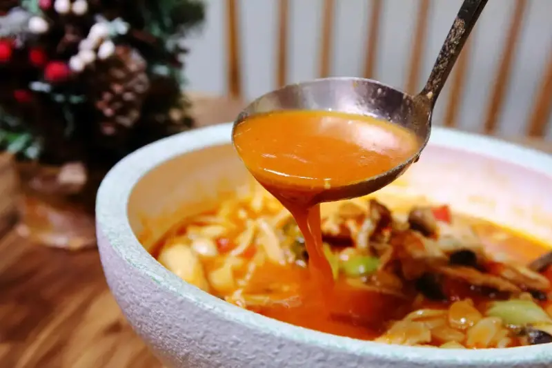 【幸福捷運站美食】新開幕！義匠義式湯麵-新莊昌明店，超級好吃