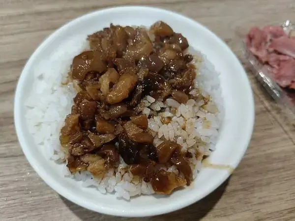 新北鶯歌港款赤肉羹