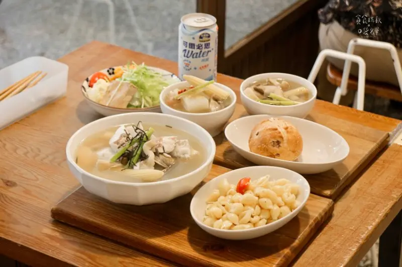 台中西區｜喝得出用心之處的家常燉湯！冷天來碗湯品暖胃又暖心｜