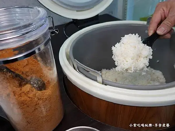 白飯配肉鬆-逸小鍋鍋物嘉義仁愛店.jpg
