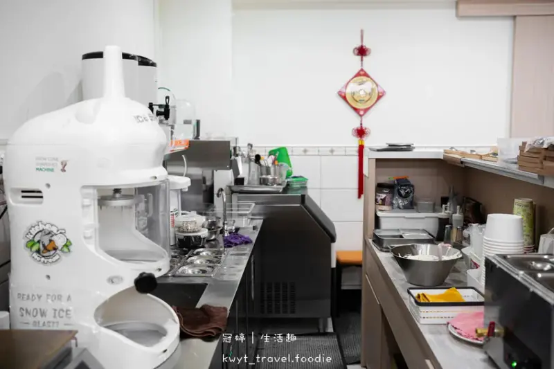 台中西屯冰店_娜娜雪花冰，99元舒芙蕾好大份，純手工冰磚雪花