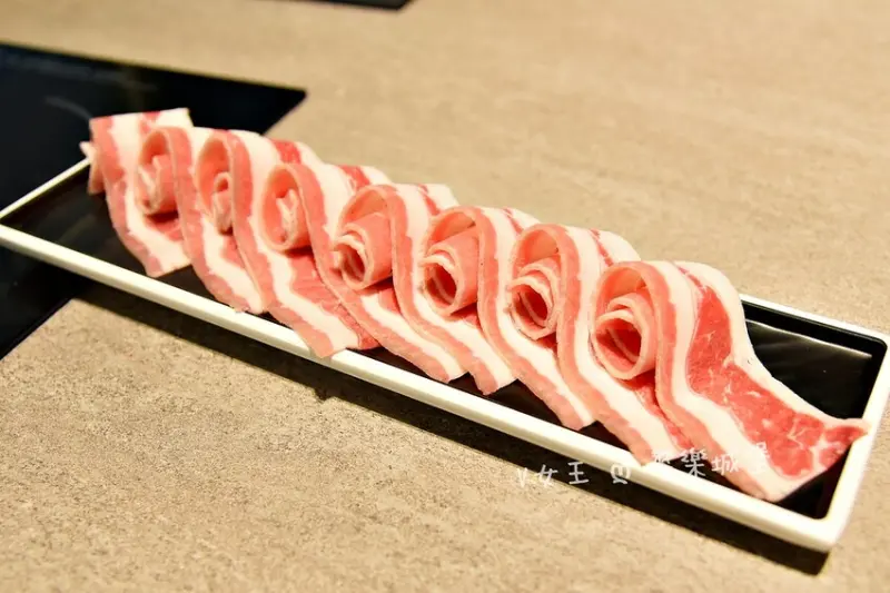 狂一鍋台式火鍋 西門町店｜網路票選新台式火鍋第一名進駐西門町