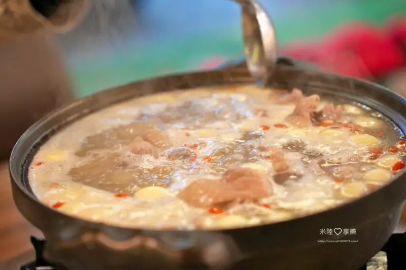 新竹-老家烤雞&養生雞湯✔加湯不加價、暖心暖胃✔三斤大烤雞✔