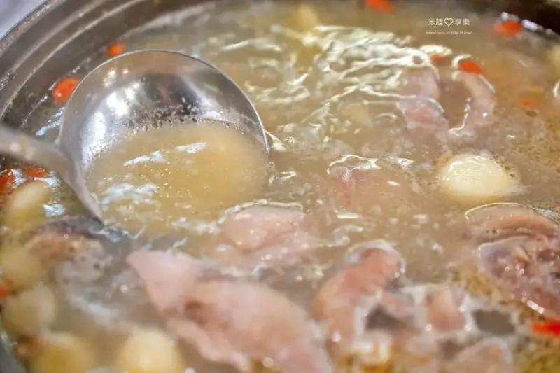 新竹-老家烤雞&養生雞湯✔加湯不加價、暖心暖胃✔三斤大烤雞✔