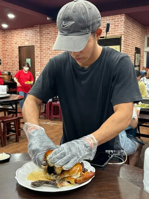 宜蘭好吃甕窯雞推薦【基隆甕窯雞-宜蘭店】外皮金黃酥脆、肉質鮮