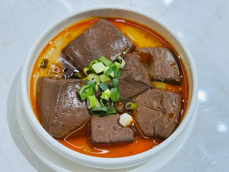 【狂一鍋酸菜魚 台北西門店】爆紅的『年輕時尚酸菜魚』，品狂一