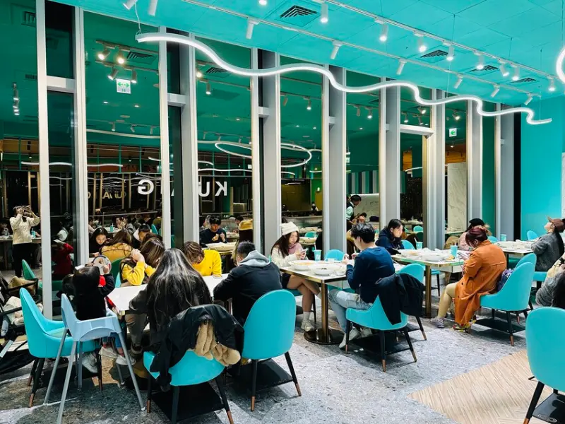 【狂一鍋酸菜魚 台北西門店】爆紅的『年輕時尚酸菜魚』，品狂一