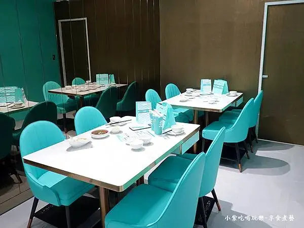 12席半包廂區-狂一鍋酸菜魚西門町店 (2).jpg
