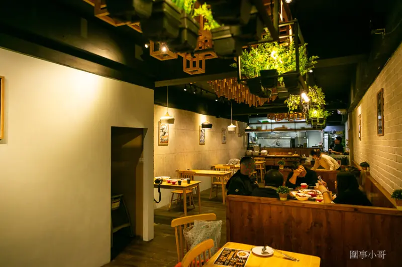 稚人酸菜魚-香酸均衡風味十足的酸菜魚太美味了，還有超狂的榴槤魚……啊娘喂啊～～也太母湯了!（邀約 @圍事小哥的幸福相框